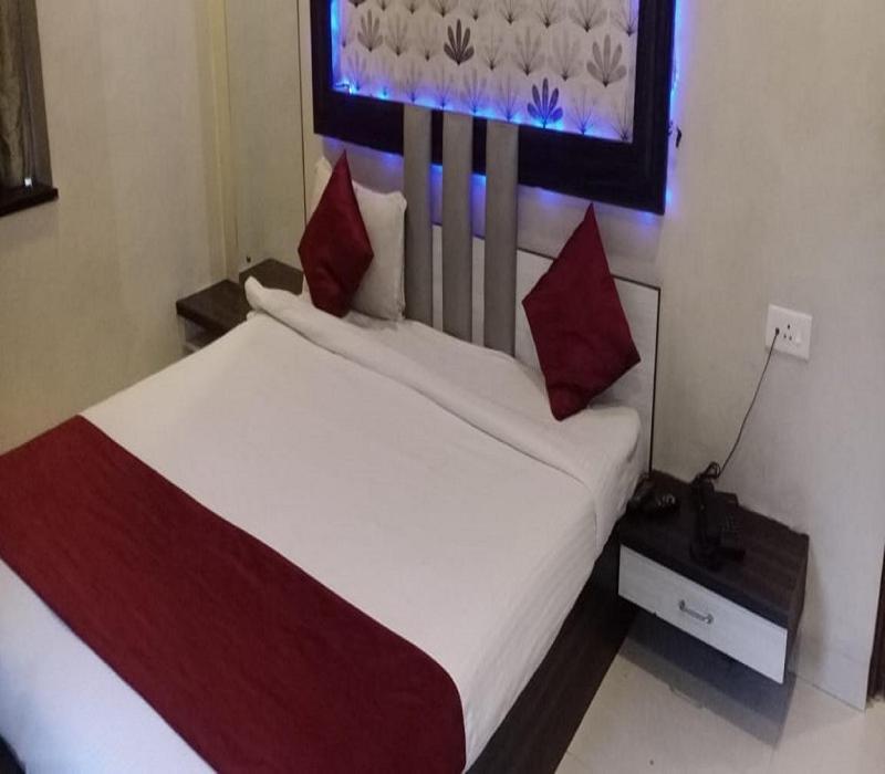 Hotel White House Пуна Экстерьер фото