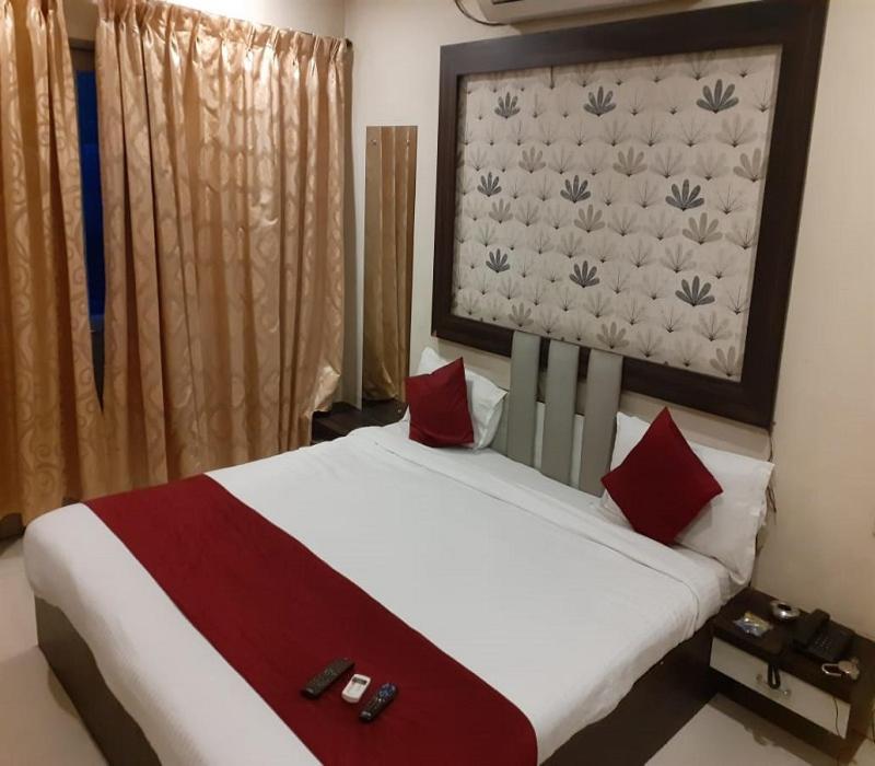 Hotel White House Пуна Экстерьер фото