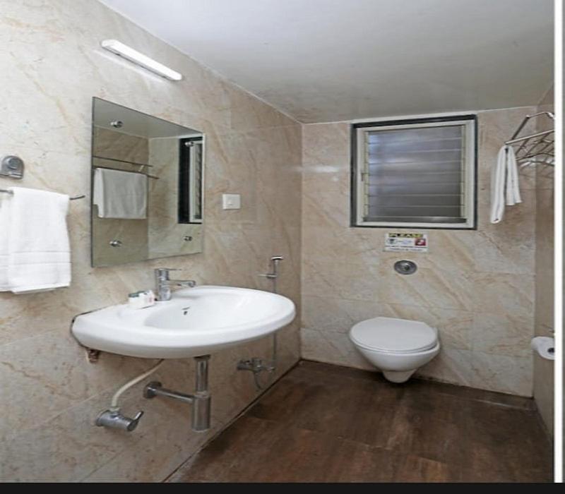 Hotel White House Пуна Экстерьер фото