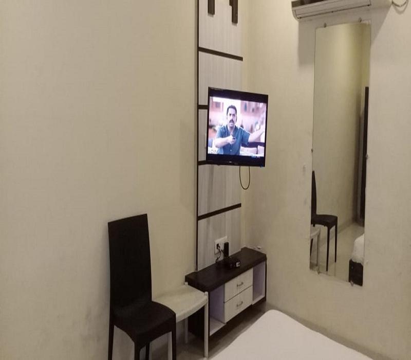 Hotel White House Пуна Экстерьер фото
