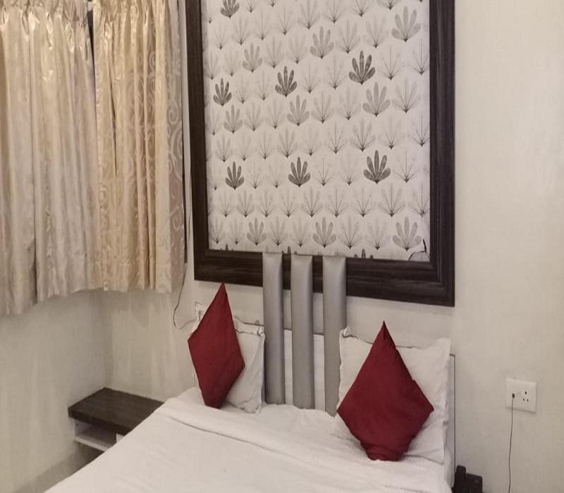 Hotel White House Пуна Экстерьер фото