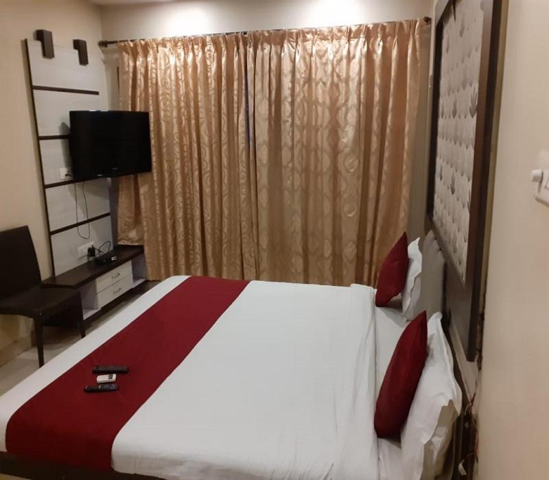 Hotel White House Пуна Экстерьер фото